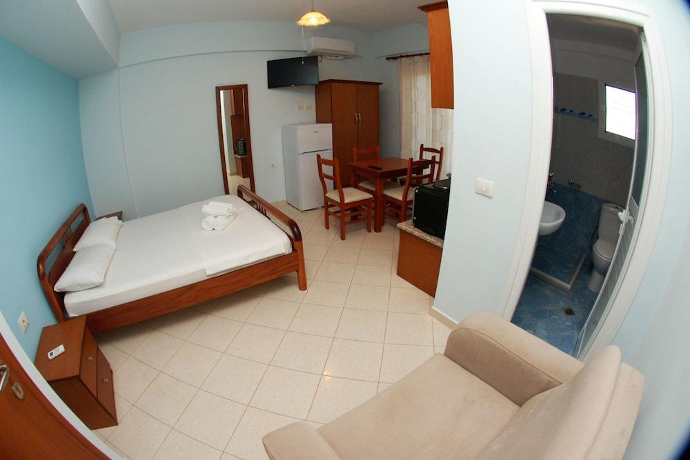 Mihasi Hotel 3*